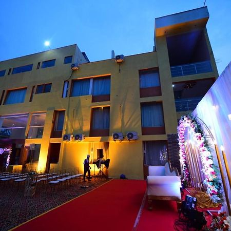 Hotel Airport Residency Bangalore Devanahalli ภายนอก รูปภาพ